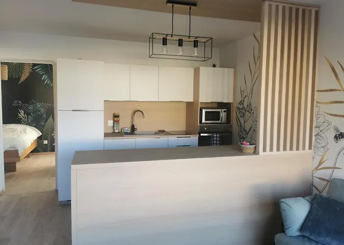 Le Chateau Des Abeilles - Appartement Recemment Renove - Proche Centre Village Et Route Des Vins