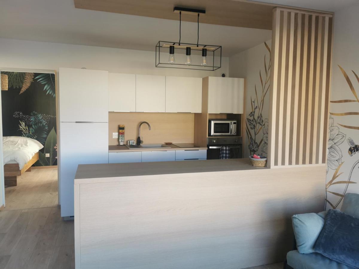 Le Chateau Des Abeilles - Recemment Renove - Proche Centre Village Et Route Des Vins