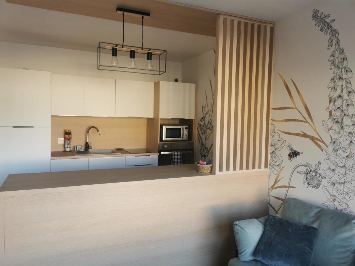 Le Chateau Des Abeilles - Recemment Renove - Proche Centre Village Et Route Des Vins